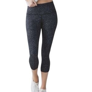Lululemon true self crop samba snake battleship black leggings size 4